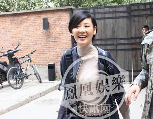 姚晨儿子百日宴内场 全家福曝光小土豆露真容