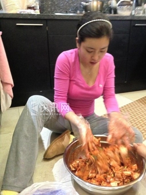 �����조���Ů�ѡ��������ع�