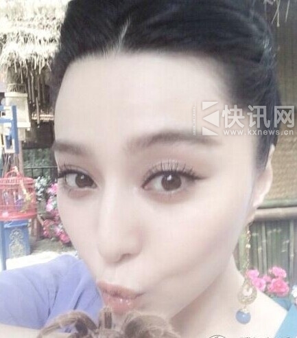 范冰冰晒与蜘蛛“亲密”照 网友:蜘蛛精转世