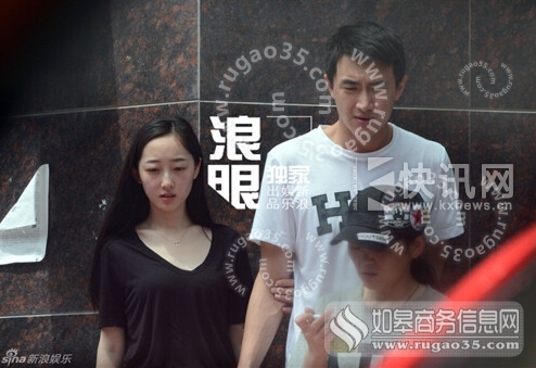 长相帅气的他很快就成为了台里重点培养的对象2022/