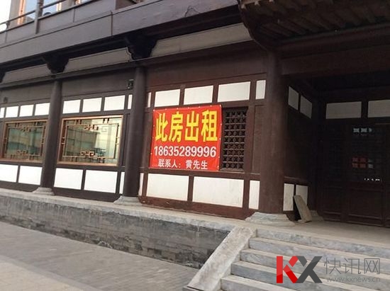因为生意冷清,大同古城内很多商铺尚待出租。 因为生意冷清,大同古城内很多商铺尚待出租。