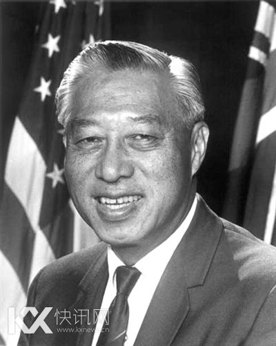 美国首位华裔参议员邝友良。