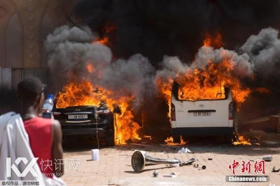 布基纳法索选出军人过渡总统 与前总统关系密切