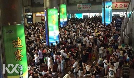 陇海线部分中断:Z20次列车脱轨列车脱轨瞬间曝光 陇海线部分中断:Z20次列车脱轨列车脱轨瞬间曝光